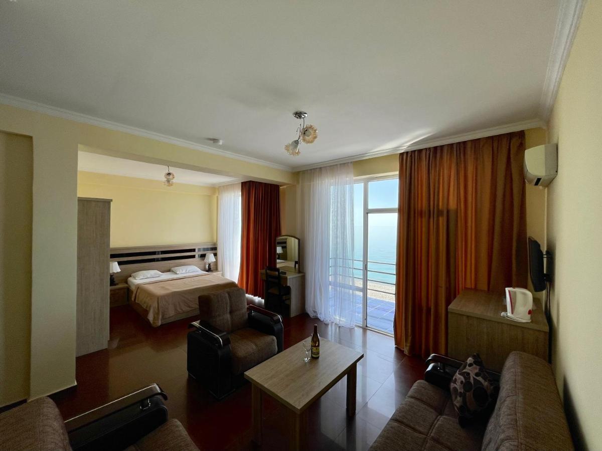 Hotel Lazuri In Kvariati Ngoại thất bức ảnh