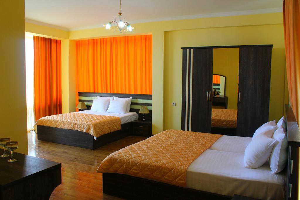 Hotel Lazuri In Kvariati Ngoại thất bức ảnh