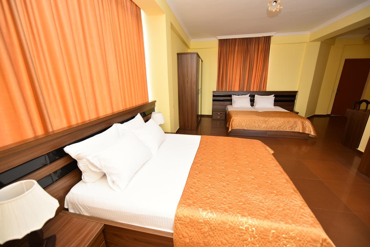Hotel Lazuri In Kvariati Ngoại thất bức ảnh